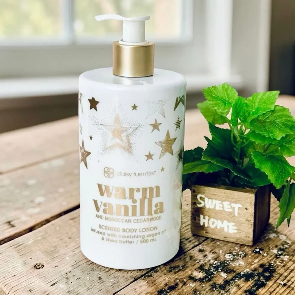 NWT Daisy Fuentes Warm Vanilla & Moroccan Cedarwood scented Body Lotion16.91 Oz